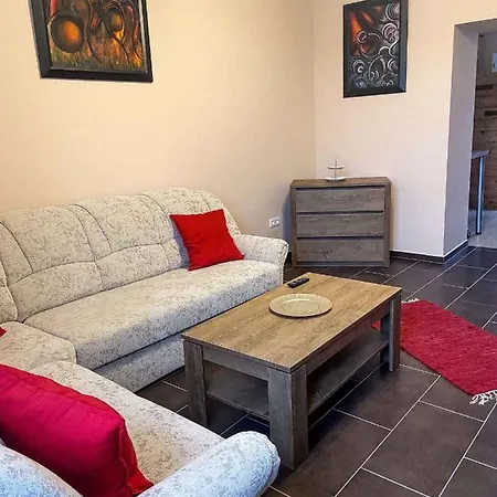 In - Balaton 43603 Apartament *